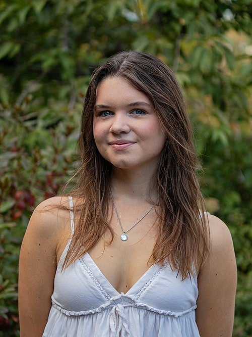 outdoor portrait of stamps scholar kelsey dennis