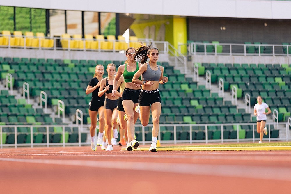 students running in race at hayward field