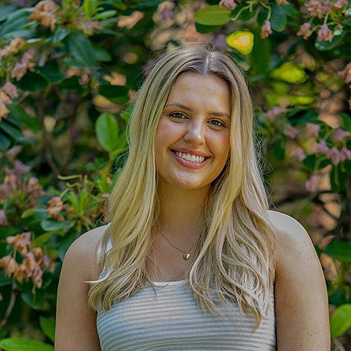 portrait of maddy duquette