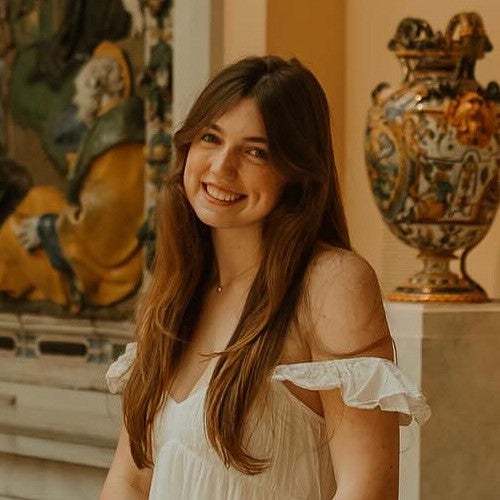 olivia valenti portrait