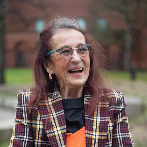 Barbara Mossberg headshot