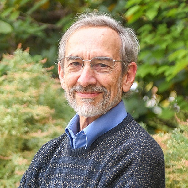 portrait of robert mauro